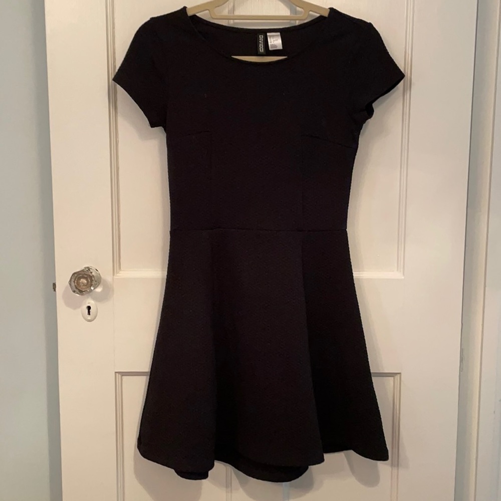 H&M PERFECT LITTLE BLACK DRESS SIZE 4